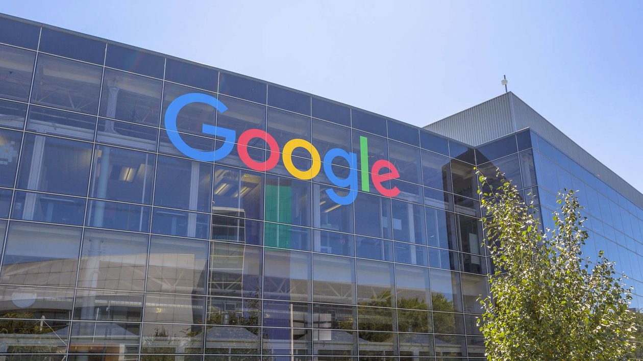 Immagine di Google: la "dark mode" di Android fa risparmiare batteria con i display OLED e AMOLED