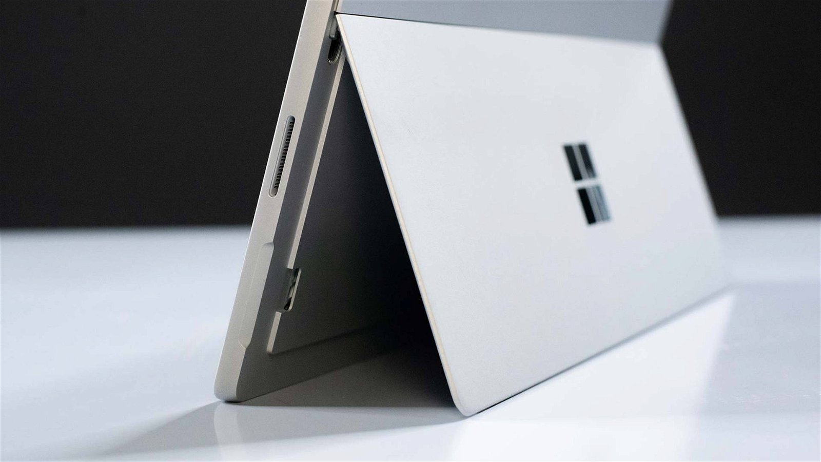 Immagine di Arrivano i nuovi Surface, Microsoft taglia i prezzi dei modelli precedenti!