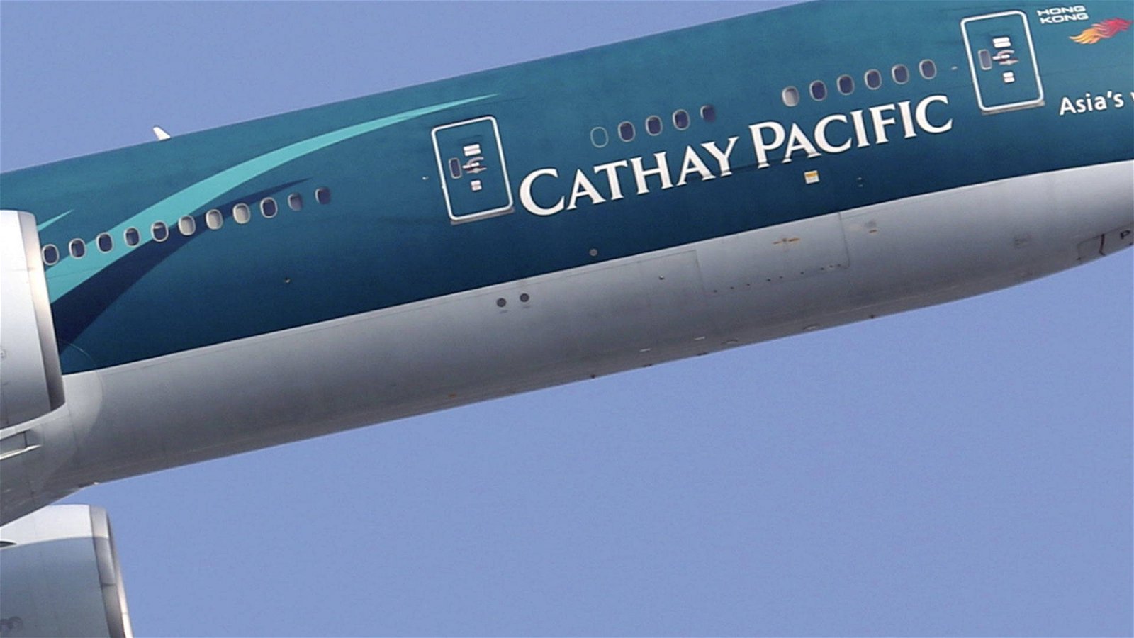 Immagine di Cathay Pacific, rubati i dati di 9,6 milioni di persone. Rischio furto d'identità