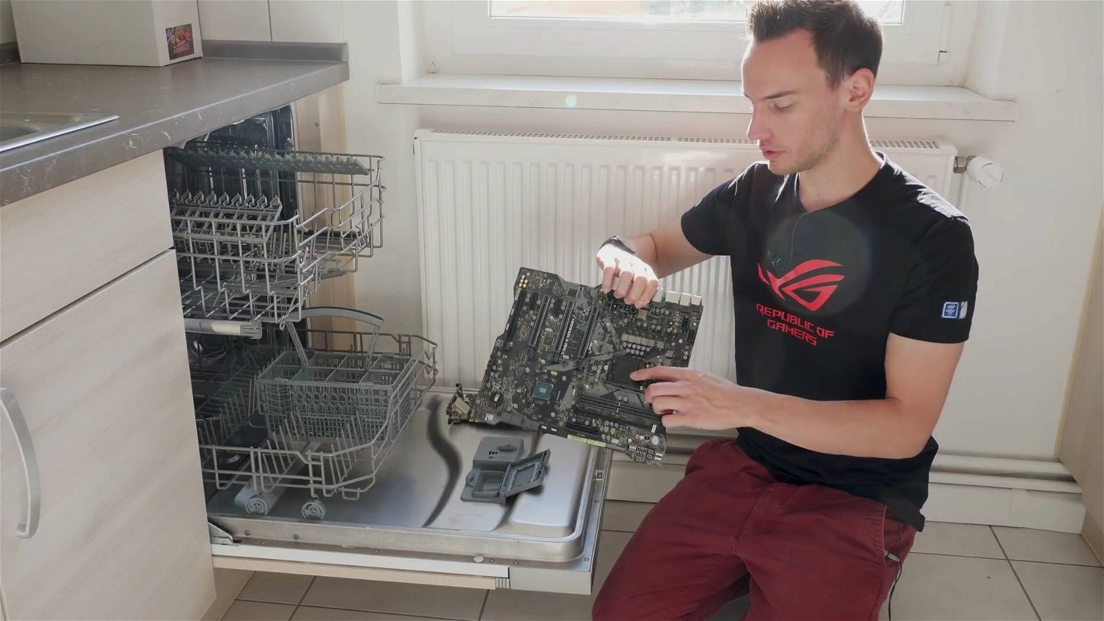 Immagine di Pulire il PC con la lavastoviglie? Si può (ma non fatelo)!