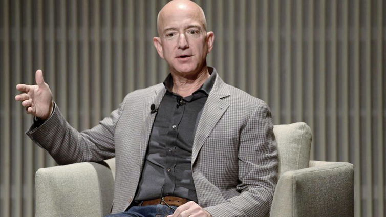 Immagine di Jeff Bezos lascia il posto di CEO in Amazon, a sostituirlo il "re" di AWS