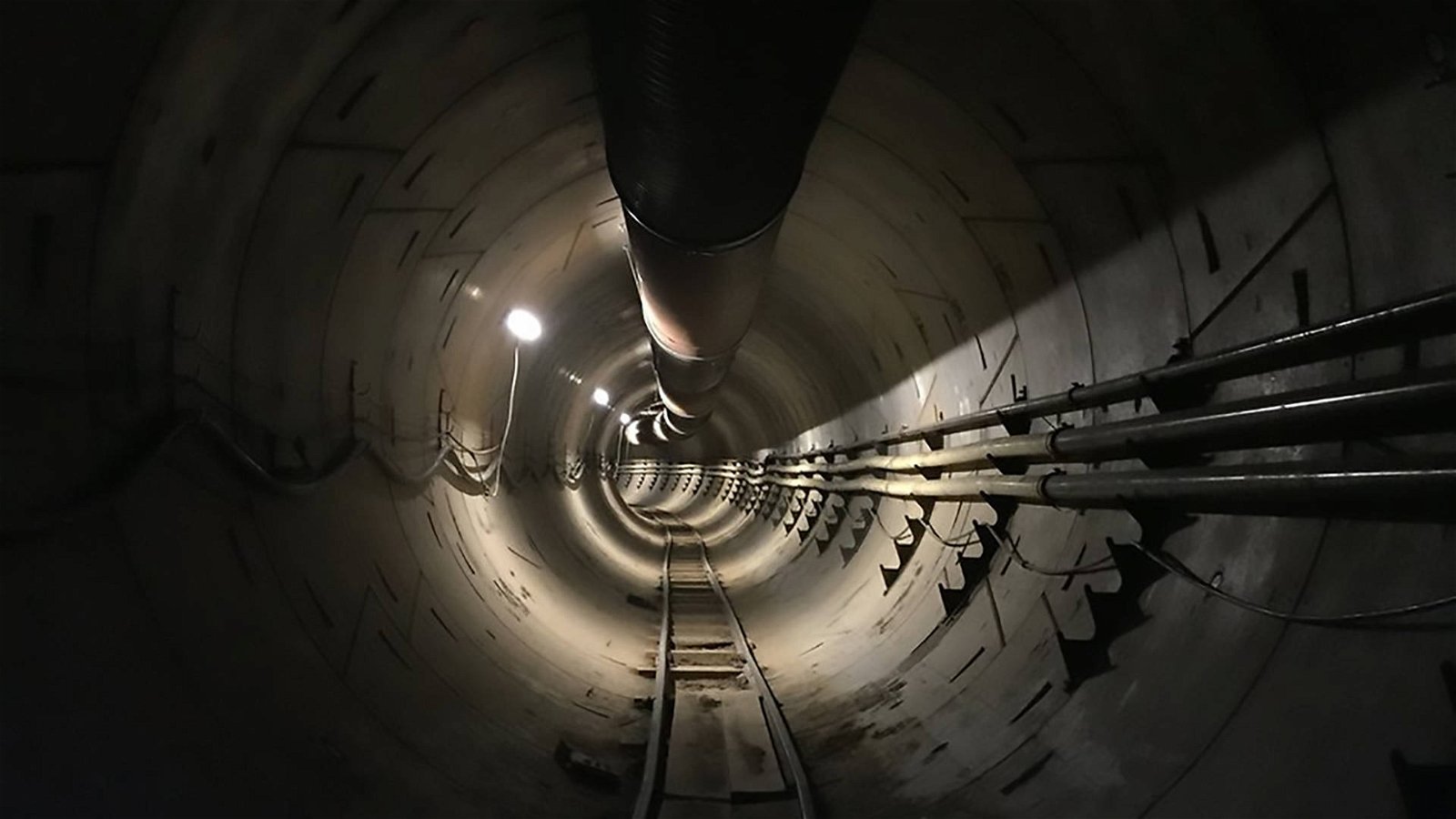 Immagine di Il tunnel ad alta velocità di Elon Musk sarà pronto l’11 dicembre
