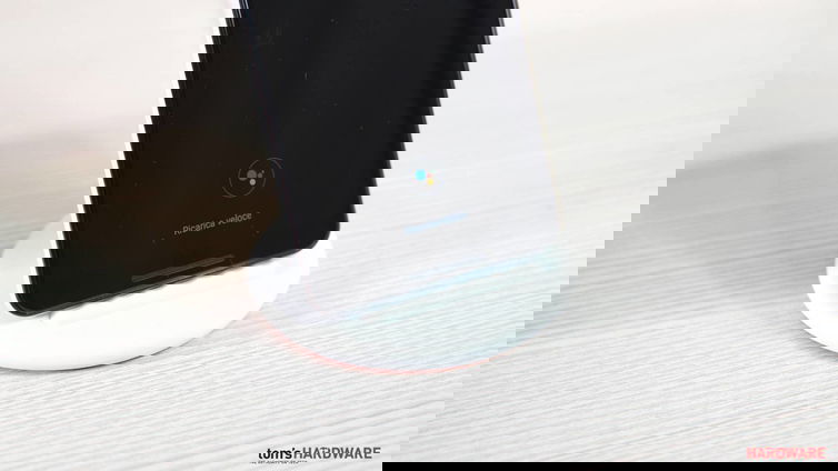 Immagine di Pixel 4 supporta la ricarica rapida wireless con caricabatterie di terze parti