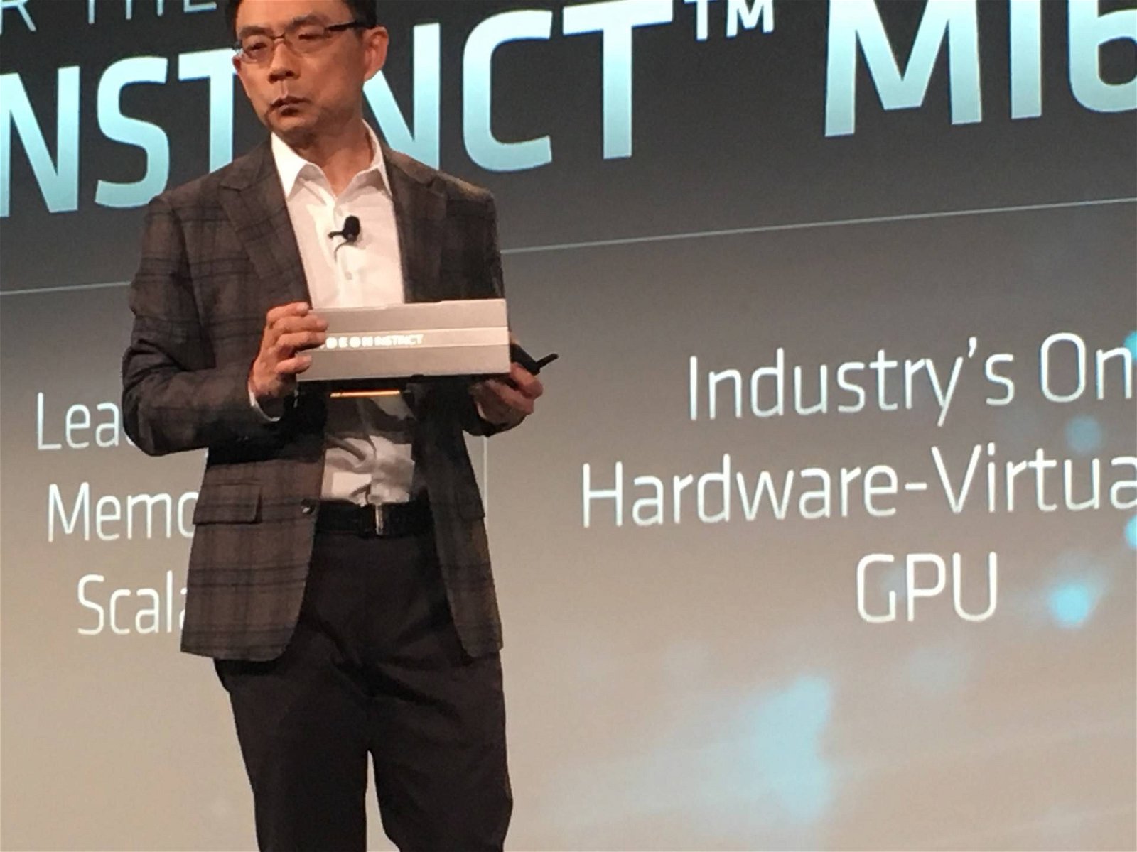 Immagine di AMD Radeon Instinct MI60 con GPU Vega a 7 nanometri per IA e machine learning