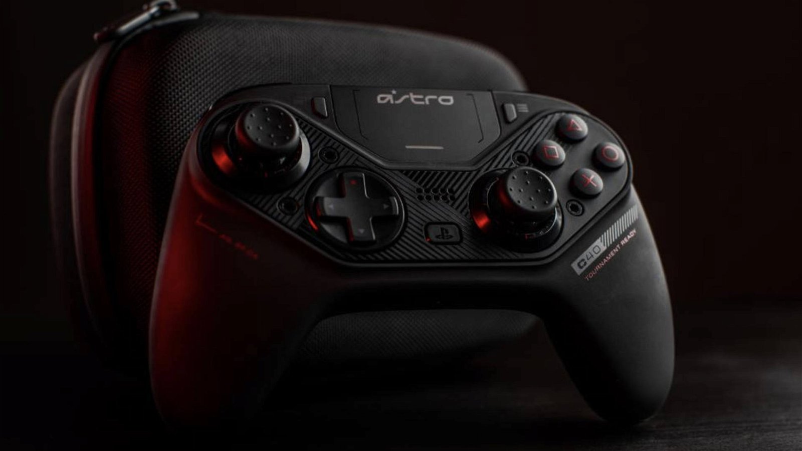 Immagine di Astro C40 TR, controller completamente personalizzabile per PS4 e PC