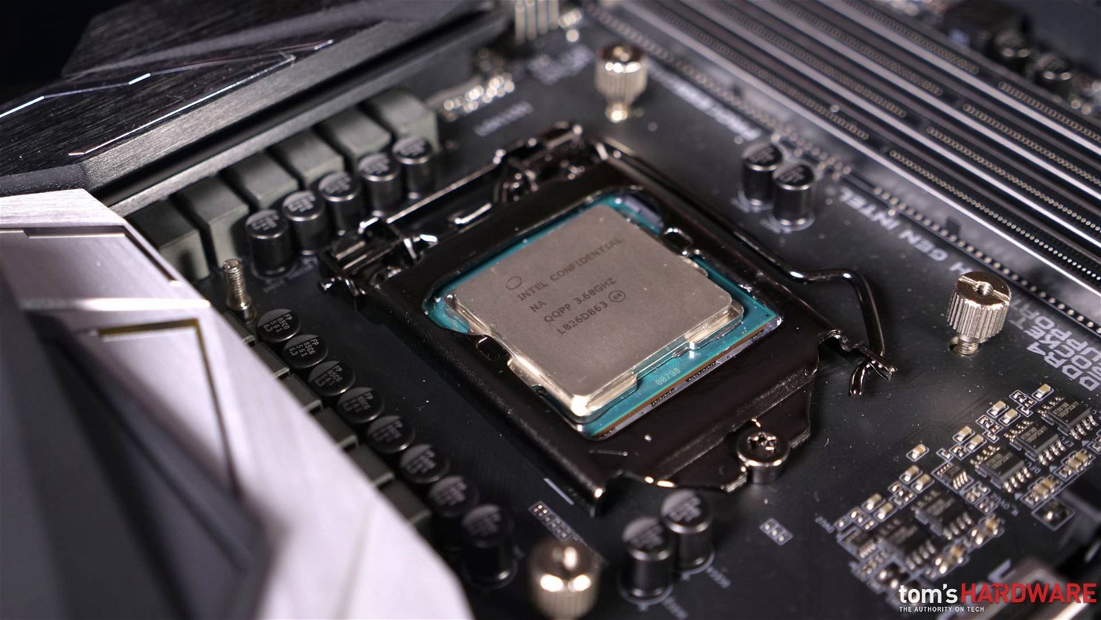 Immagine di I processori desktop Intel Comet Lake non saranno "retrocompatibili"?