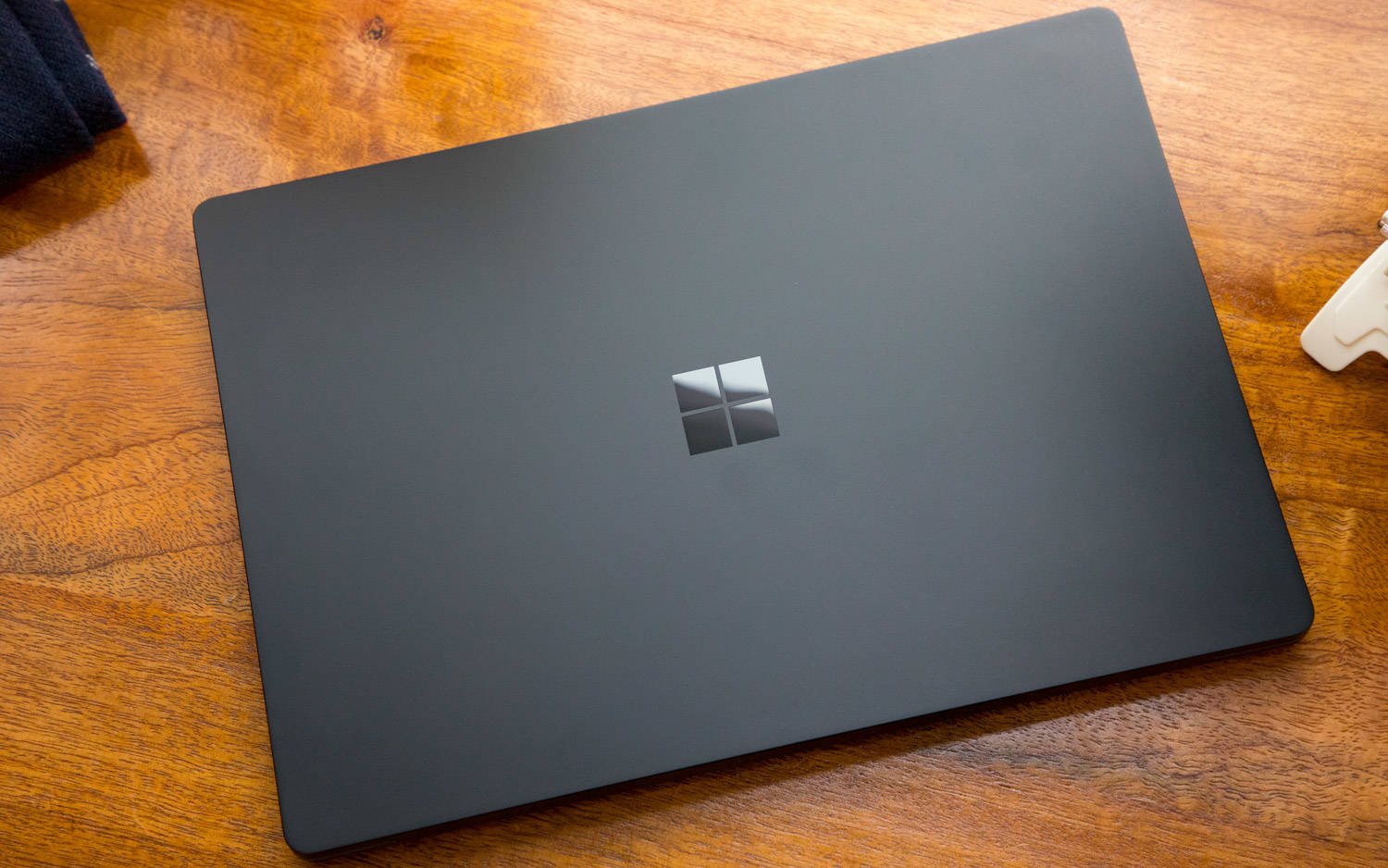 Immagine di Un Surface Laptop con processore AMD? Microsoft sarebbe fortemente tentata