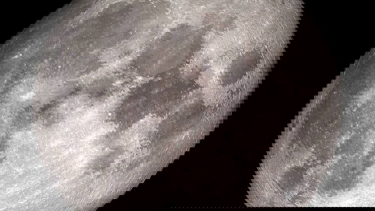 Immagine di Il rover lunare cinese  ha scoperto incredibili globuli di vetro traslucido