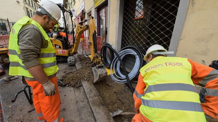 Immagine di Open Fiber, ad Aiello del Sabato via al cablaggio in fibra da 1 Gbps