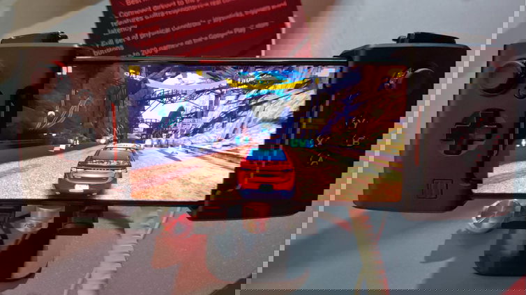 Immagine di ASUS ROG Phone 3 arriverà con Google Stadia preinstallato