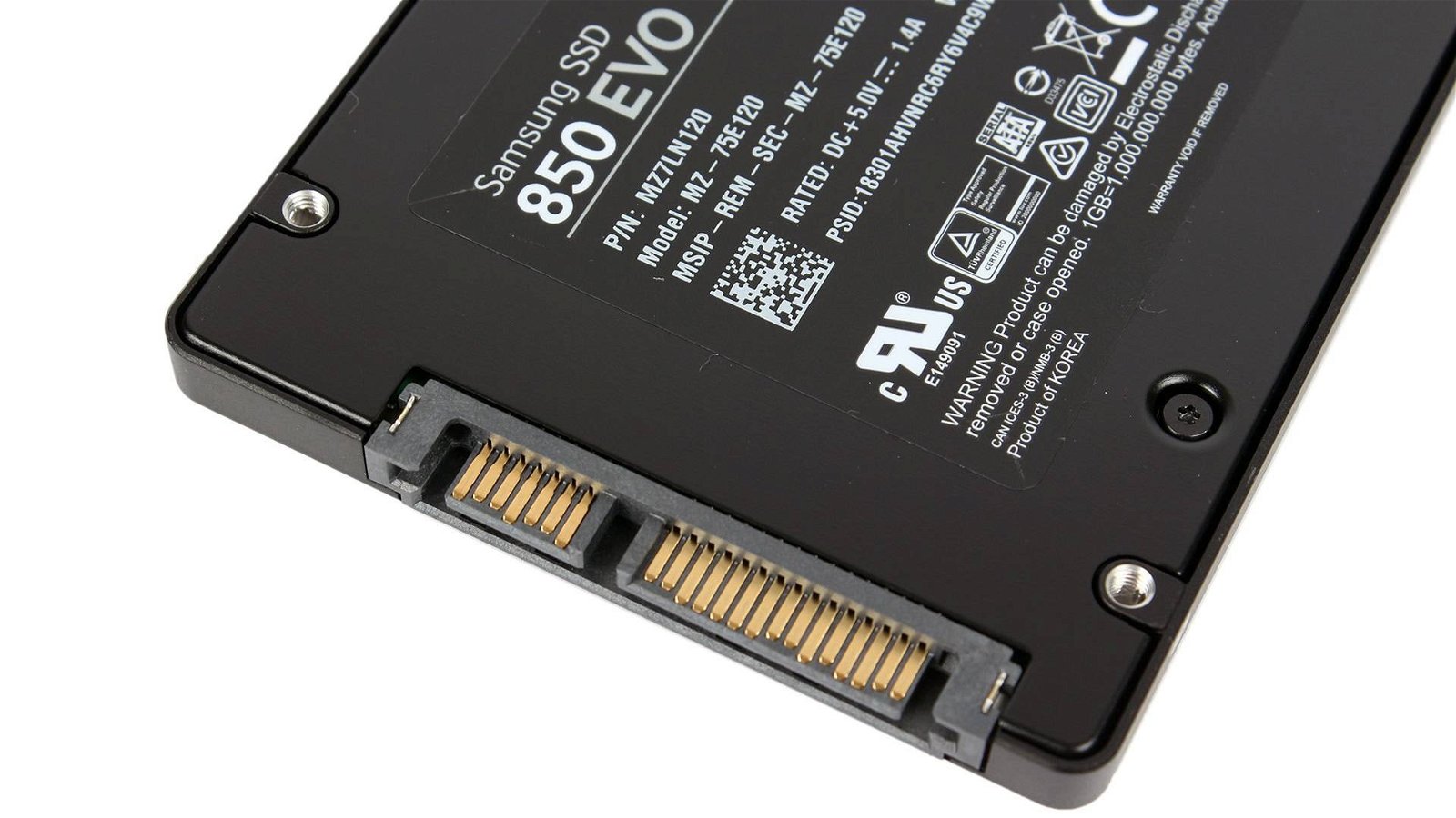 Immagine di SSD Samsung 860 QVO a basso costo in arrivo a dicembre?