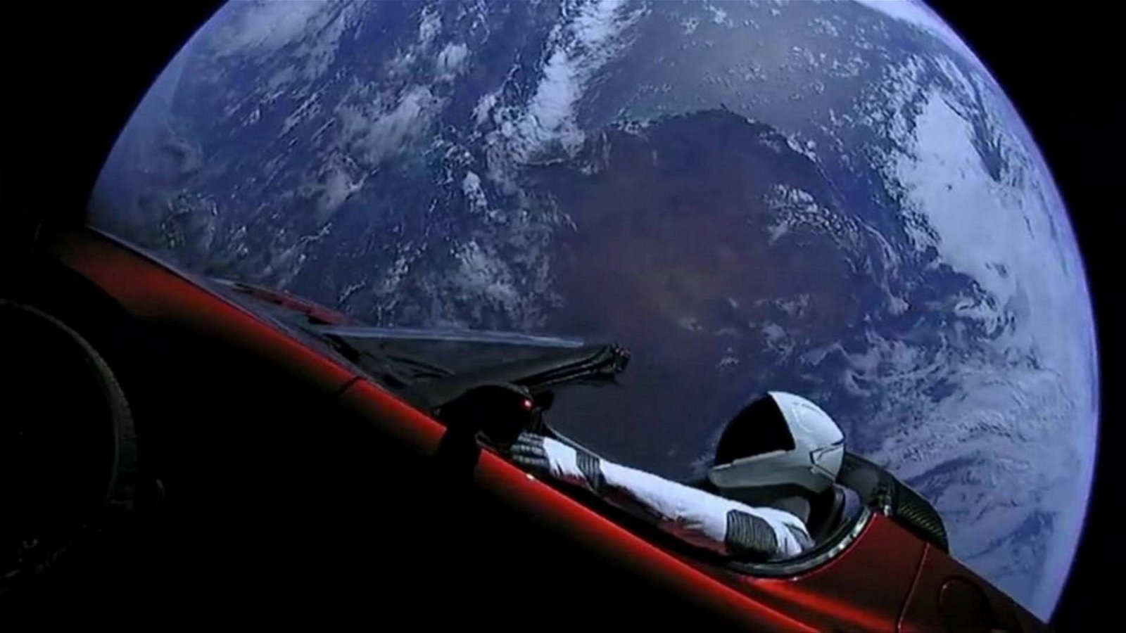 Immagine di La Tesla Roadster di Elon Musk ha superato l'orbita di Marte