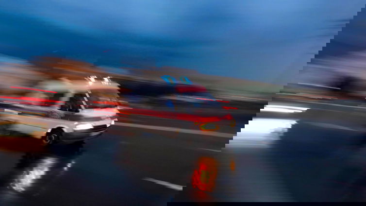 Immagine di Panarea, l'ambulanza elettrica scarica non deve spaventare
