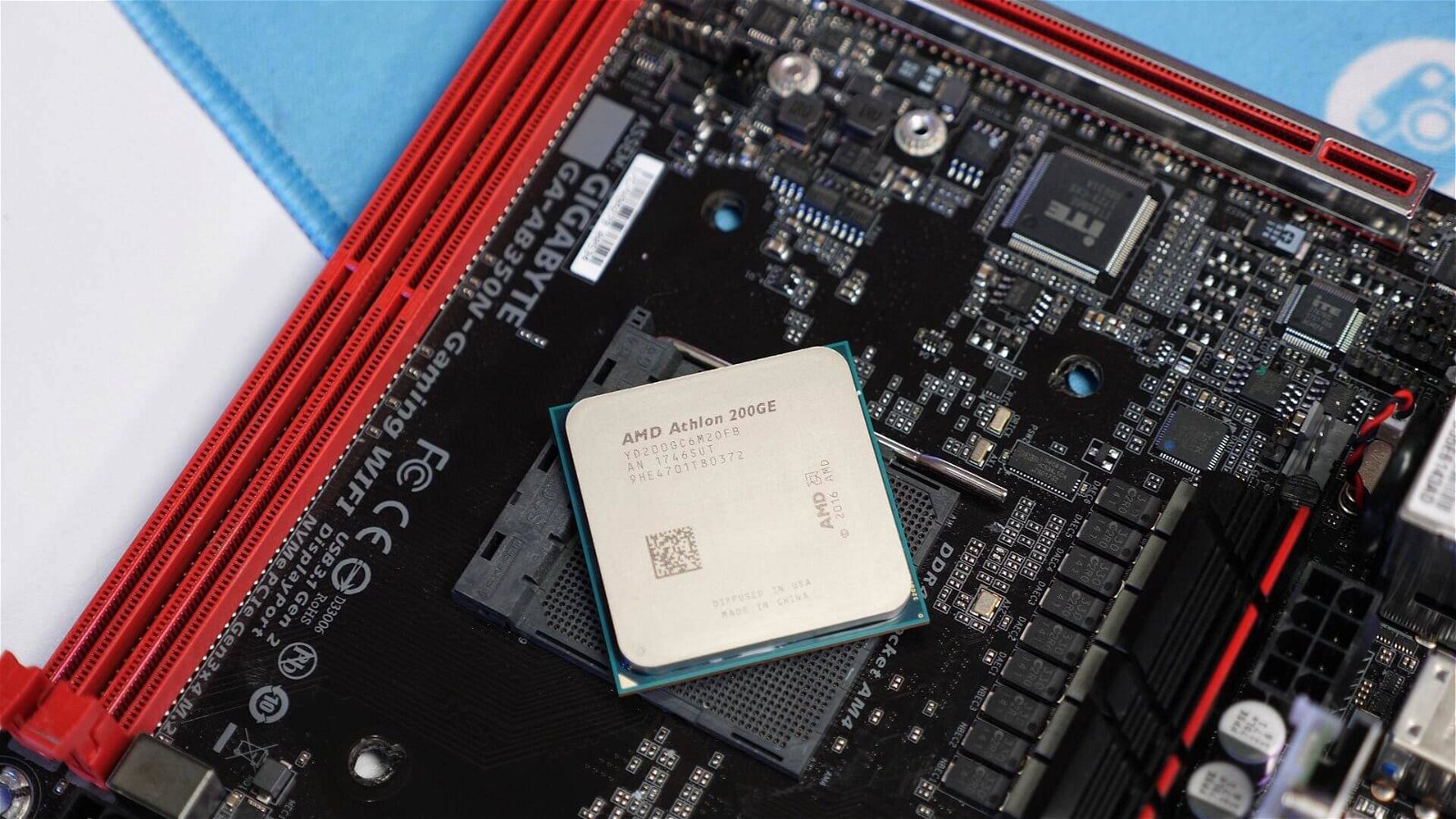Immagine di AMD Athlon 200GE overcloccato a 3,9 GHz grazie all'ultimo BIOS MSI