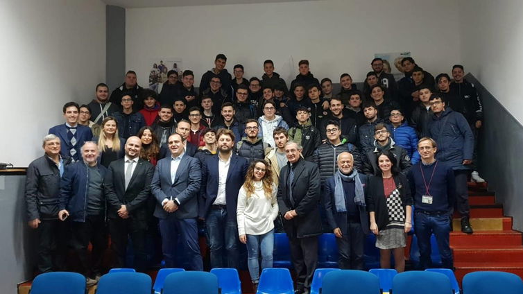 Immagine di Alternanza scuola lavoro, Open Fiber a Scampia in cerca di giovani talenti