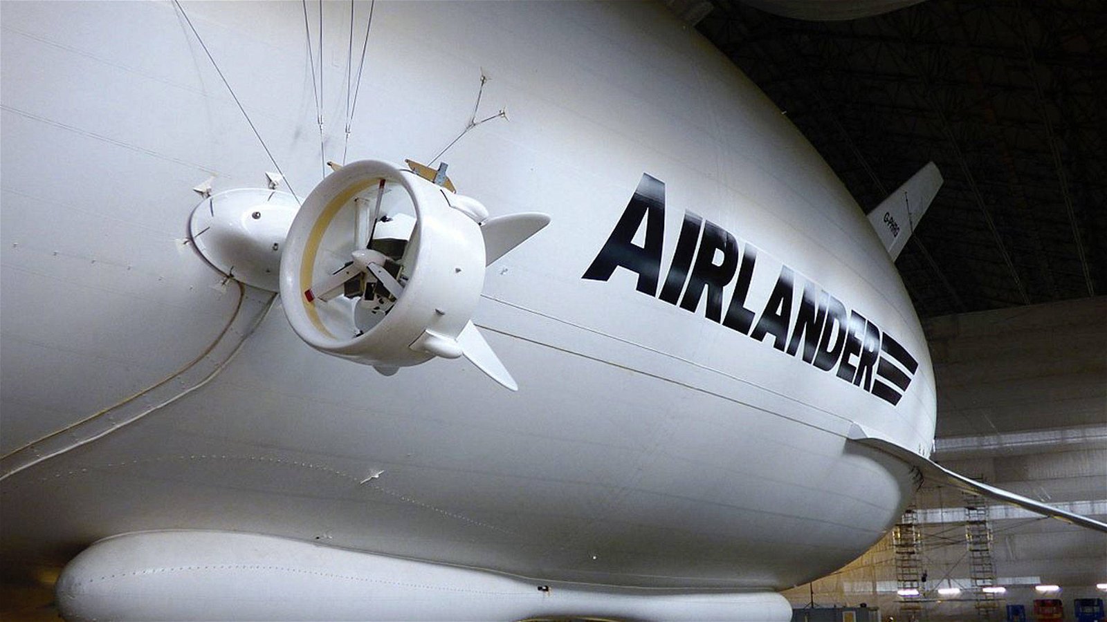 Immagine di Airlander, l'ibrido tra dirigibile e aereo che solcherà i cieli di domani