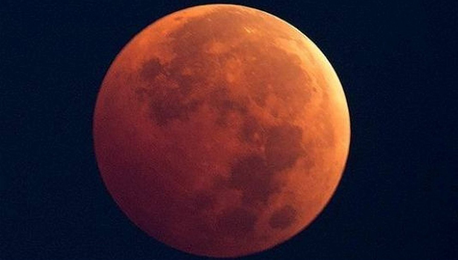 Immagine di Eclissi totale di Luna fra domenica 20 e lunedì 21 gennaio. Orari, strumenti e consigli per seguirla