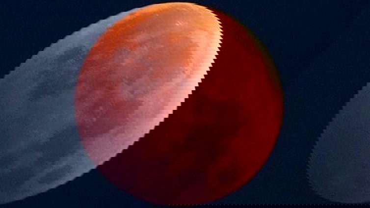 Immagine di Eclissi totale di Luna fra domenica 20 e lunedì 21 gennaio. Orari, strumenti e consigli per seguirla