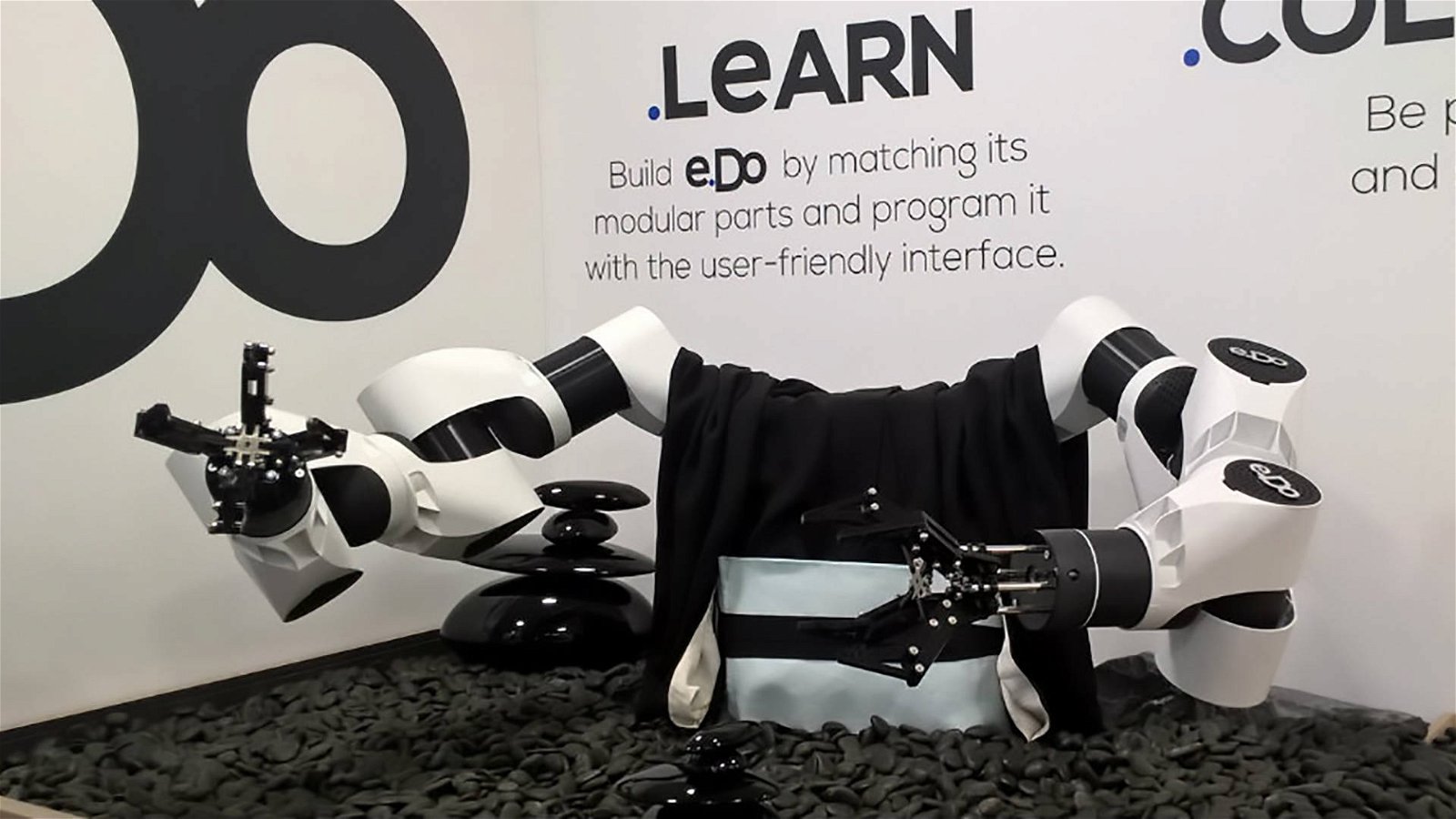 Immagine di e.DO Experience, il robot di COMAU sale in cattedra