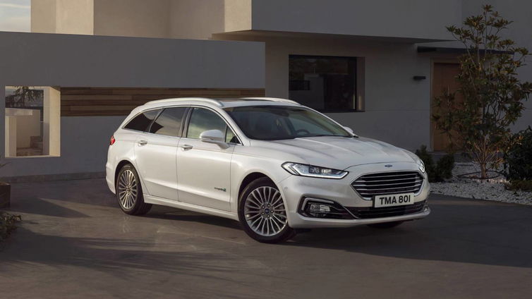 Immagine di Ford Mondeo: al salone di Bruxelles le versioni Hybrid e wagon