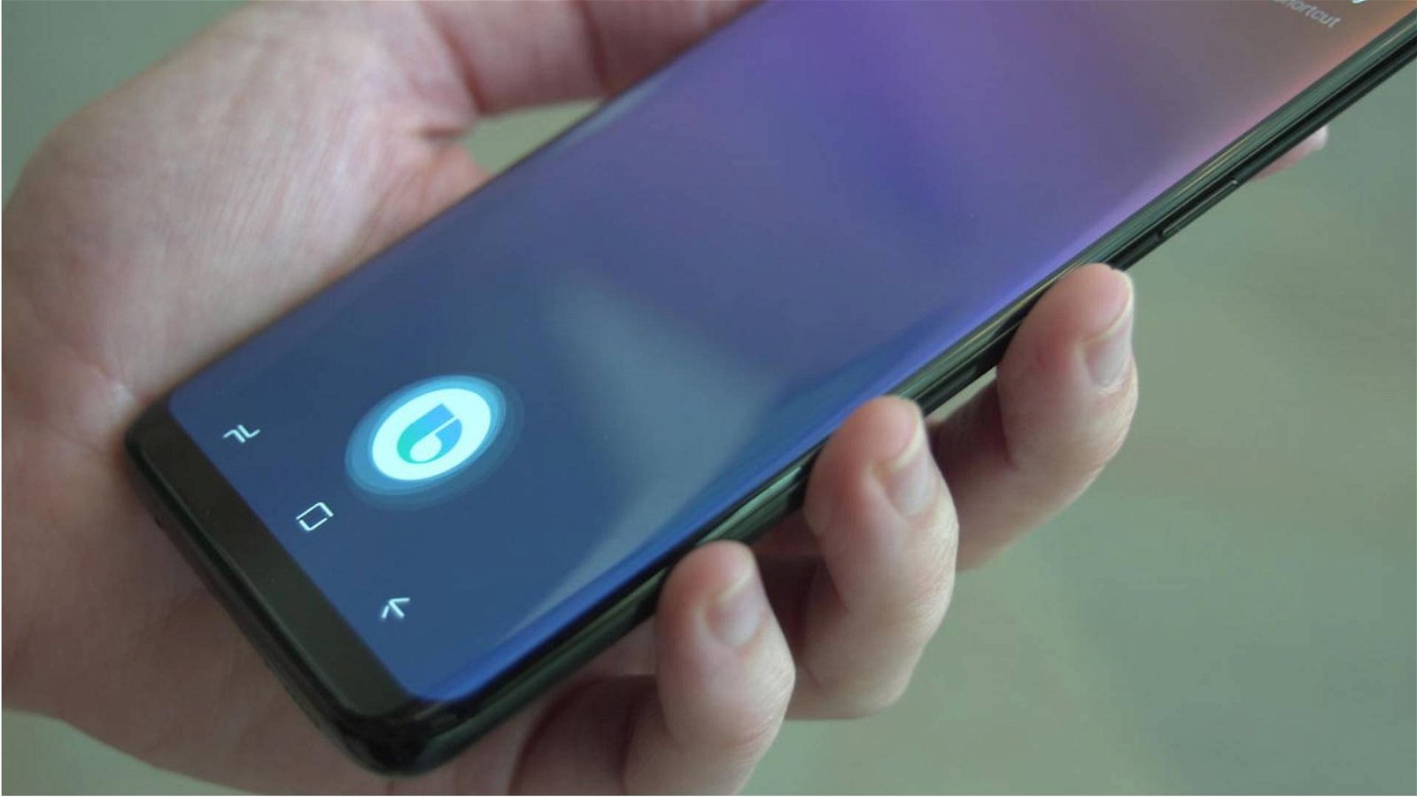 Immagine di Samsung Galaxy S10: il pulsante Bixby ora è personalizzabile