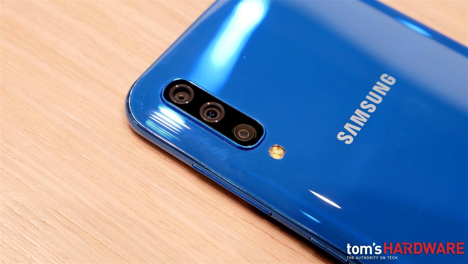 Immagine di Samsung, in arrivo la ricarica rapida a 100W negli smartphone
