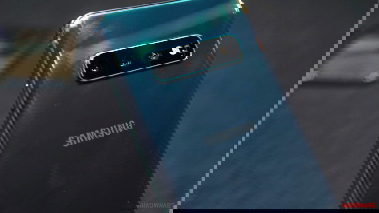 Immagine di Galaxy S10, Samsung a lavoro su una nuova modalità notturna