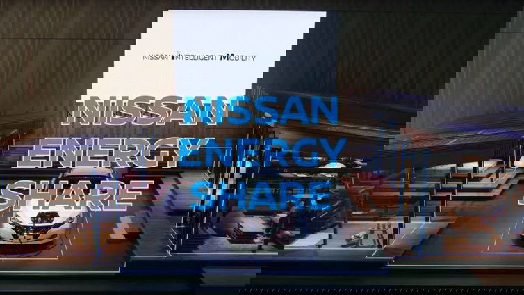 Immagine di Nissan Leaf per alimentare i dispositivi di un appartamento smart. La batteria diventa elemento di stoccaggio