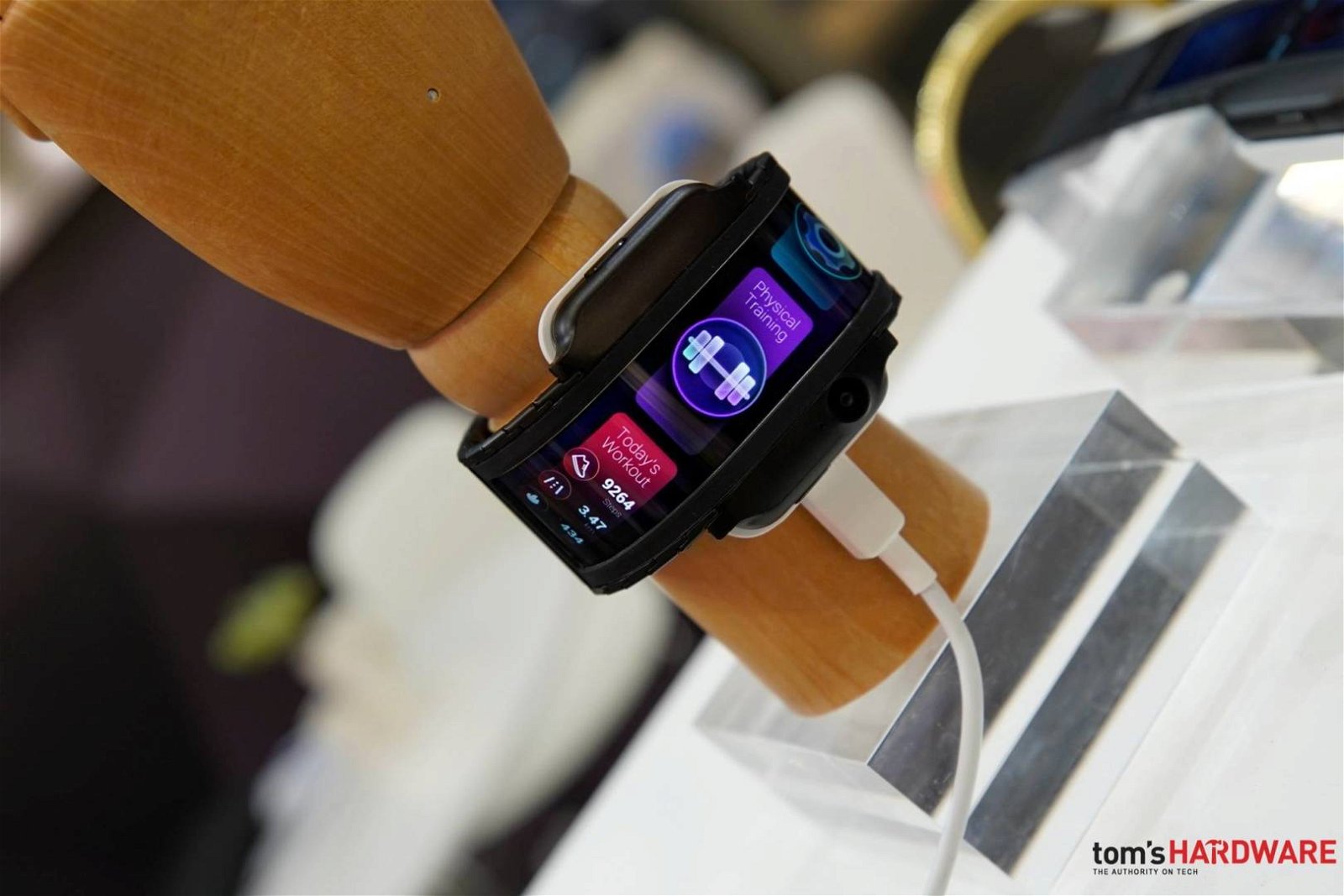 Immagine di Nubia: lo smartwatch con display flessibile sarà presente al MWC 2019