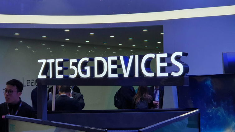 Immagine di ZTE, Wind Tre e Open Fiber: prima videochiamata 5G da Barcellona a L'Aquila