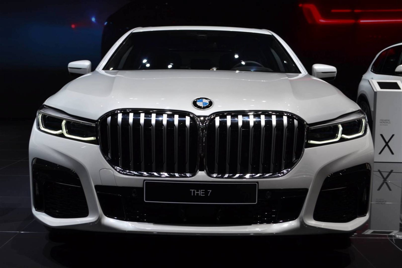 Immagine di BMW serie 7, a Ginevra i nuovi motori ibridi plug-in
