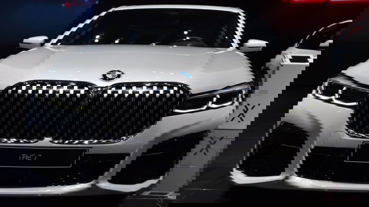 Immagine di BMW serie 7, a Ginevra i nuovi motori ibridi plug-in