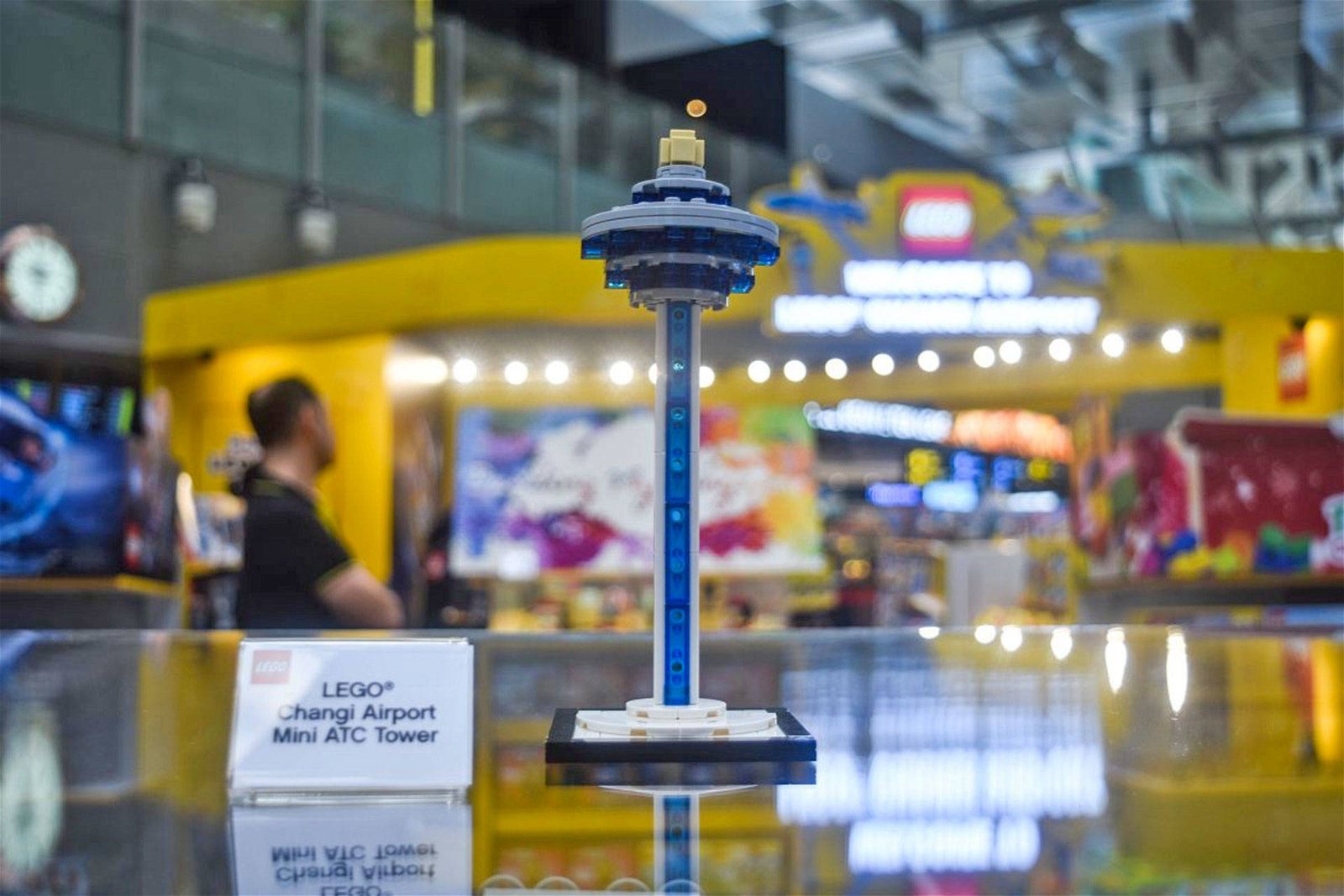 Immagine di La mini torre di controllo Lego, il souvenir da Singapore che non ti aspetti