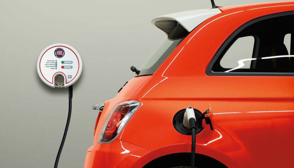 Immagine di Nuova Fiat 500: costerà 30.000€ e sarà solo elettrica
