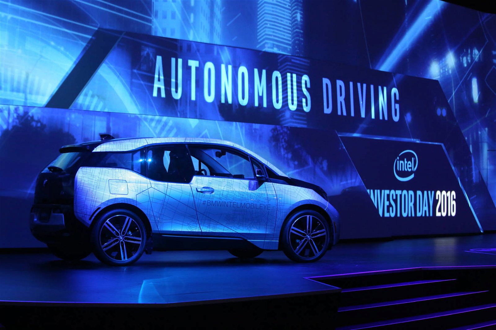 Immagine di Intel attacca Nvidia sulla tecnologia di guida autonoma
