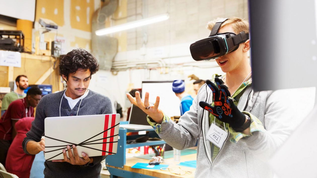 Immagine di Oracle lancia una piattaforma  dedicata all’Employee Experience