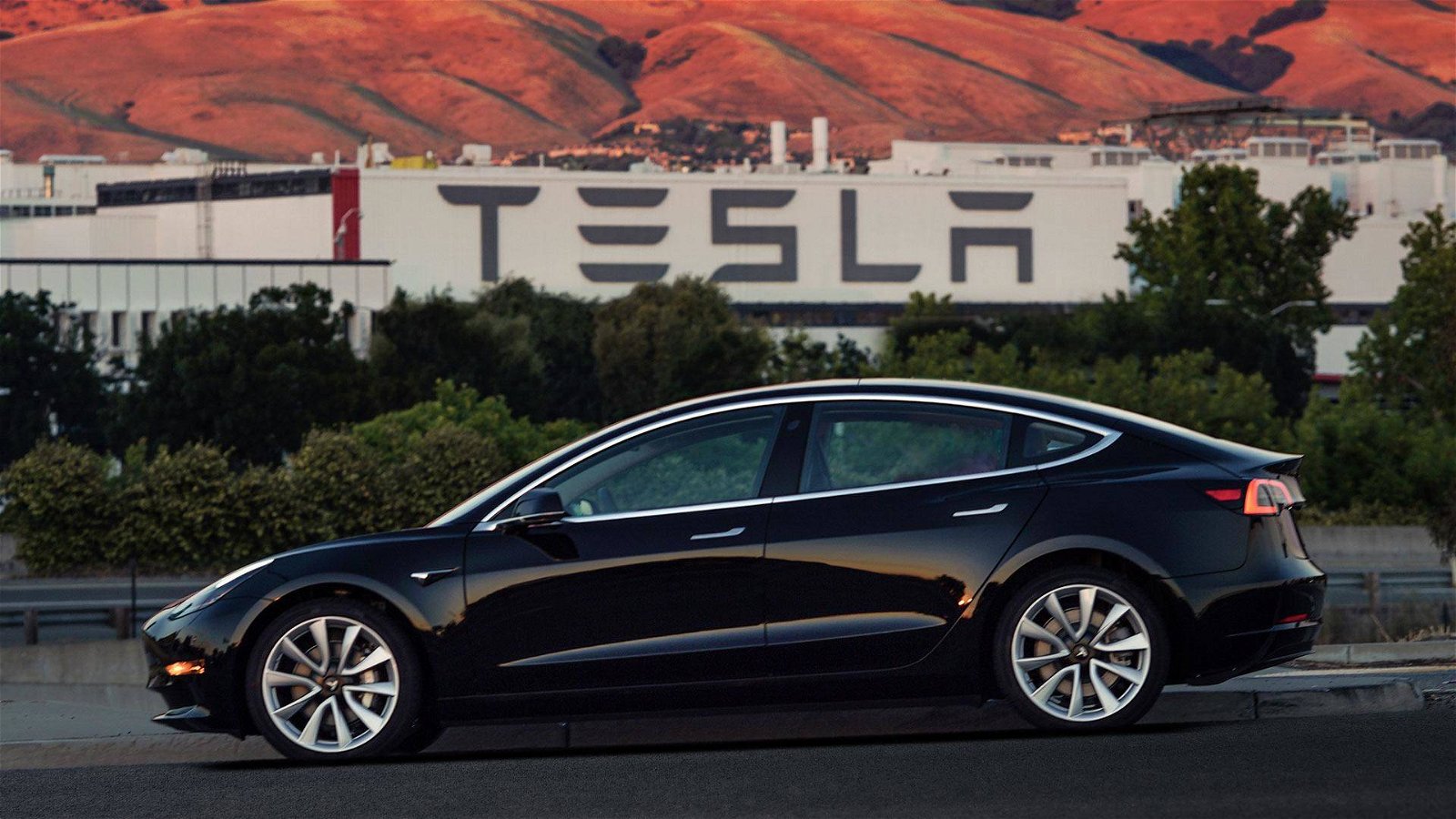 Immagine di Tesla, a breve "Full Self-Driving" in versione beta