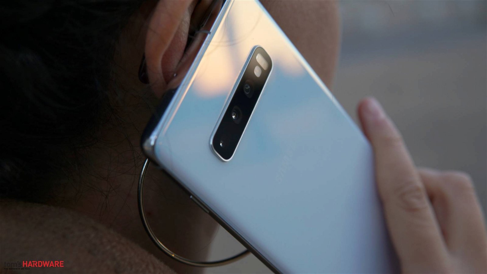Immagine di Samsung Galaxy S10+ dopo 1 mese: autonomia e sensore biometrico migliorati
