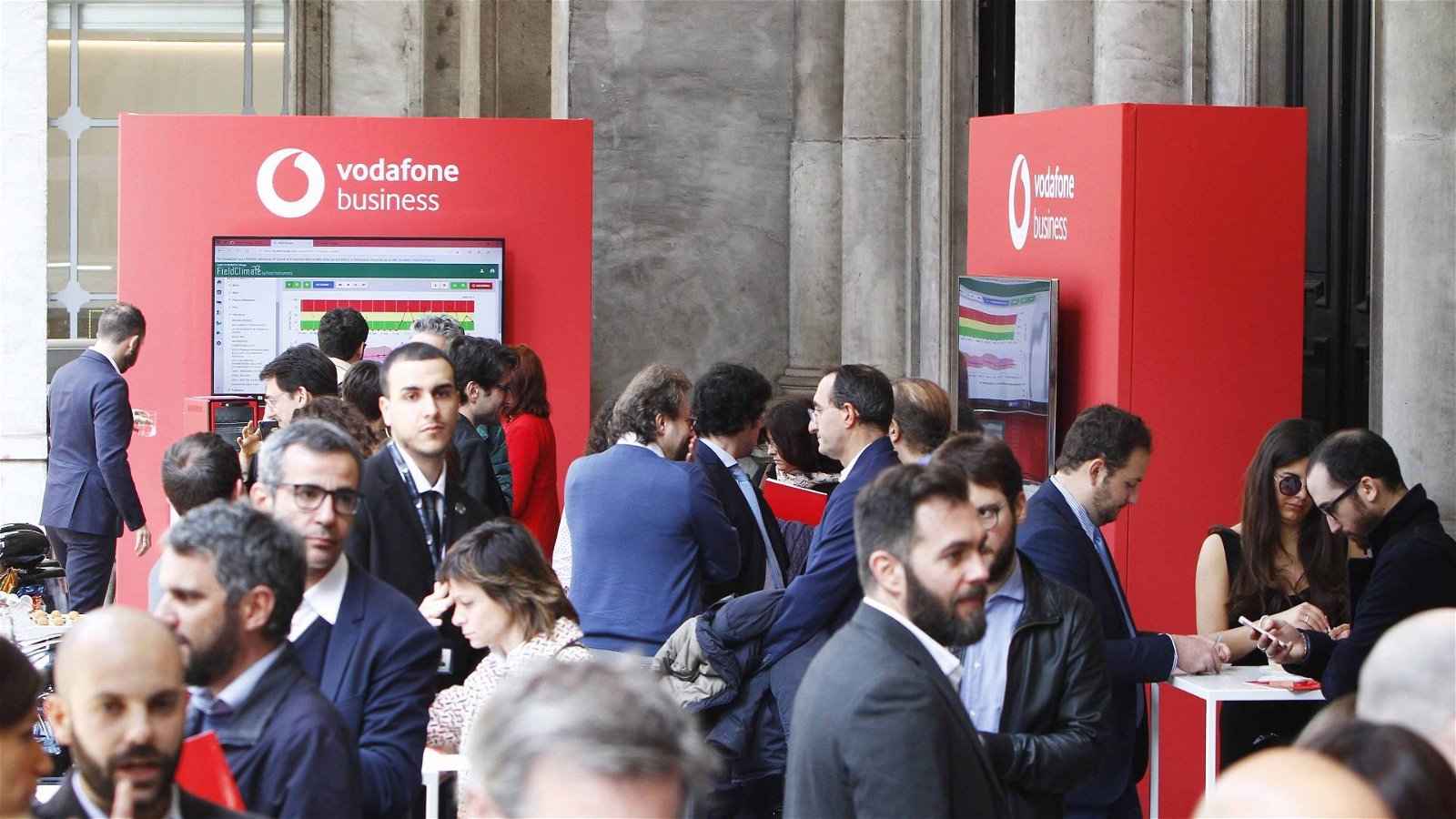 Immagine di Vodafone chiude l'anno fiscale con 1,7 mln di clienti fibra (FTTH e FTTC)