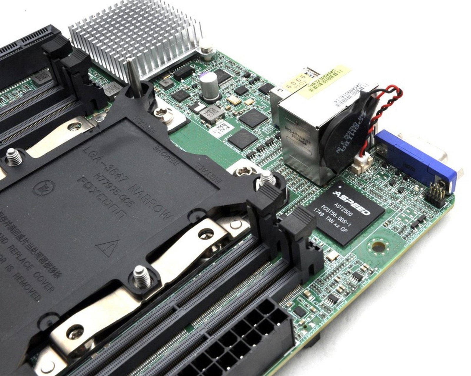 Immagine di ASRock Rack EPC621D4I-2M una scheda madre mini-ITX per Intel Xeon fino a 28 core