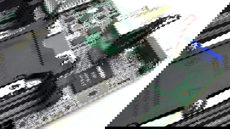 Immagine di ASRock Rack EPC621D4I-2M una scheda madre mini-ITX per Intel Xeon fino a 28 core