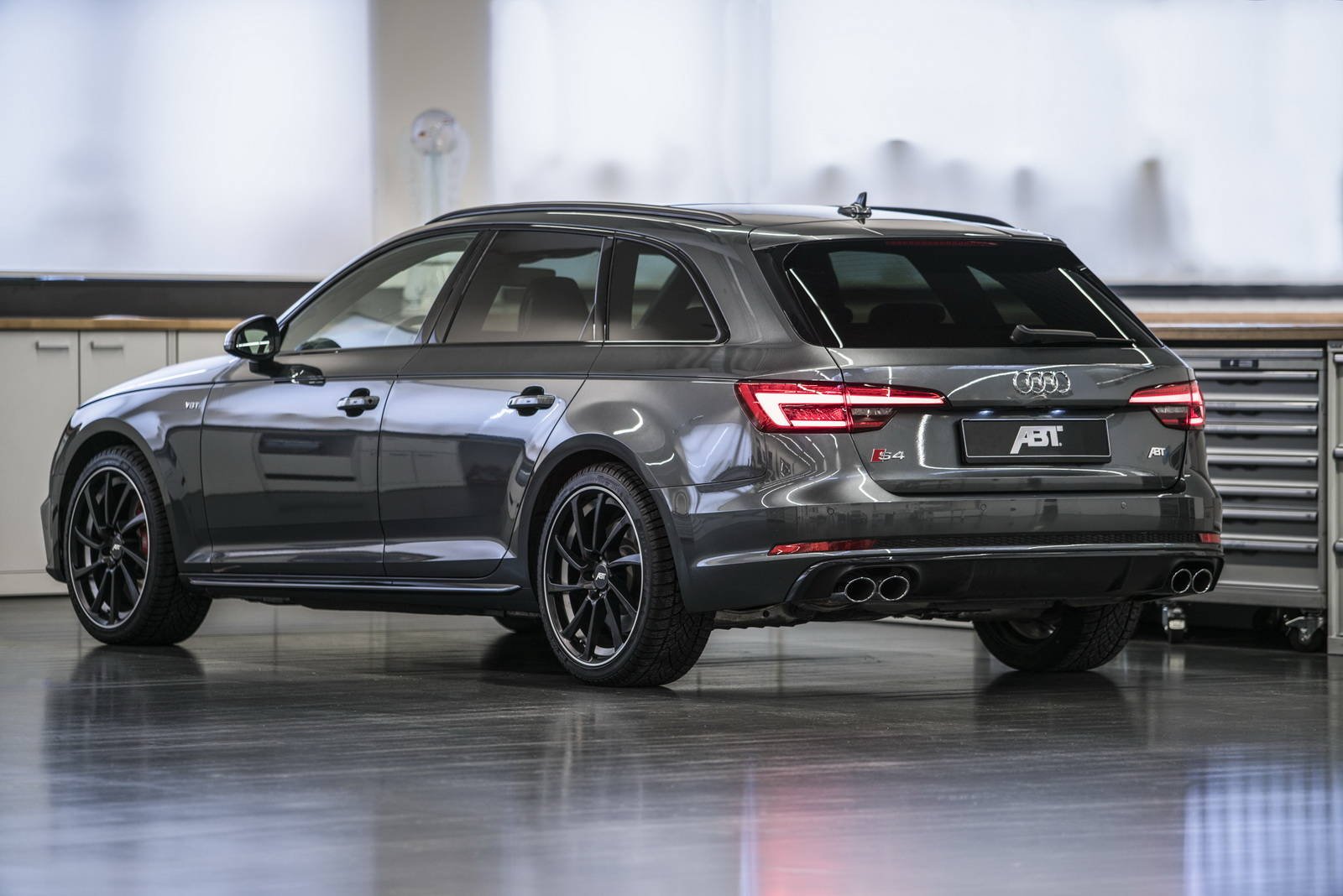 Immagine di Audi S4: la nuova sportiva è Diesel e mild hybrid