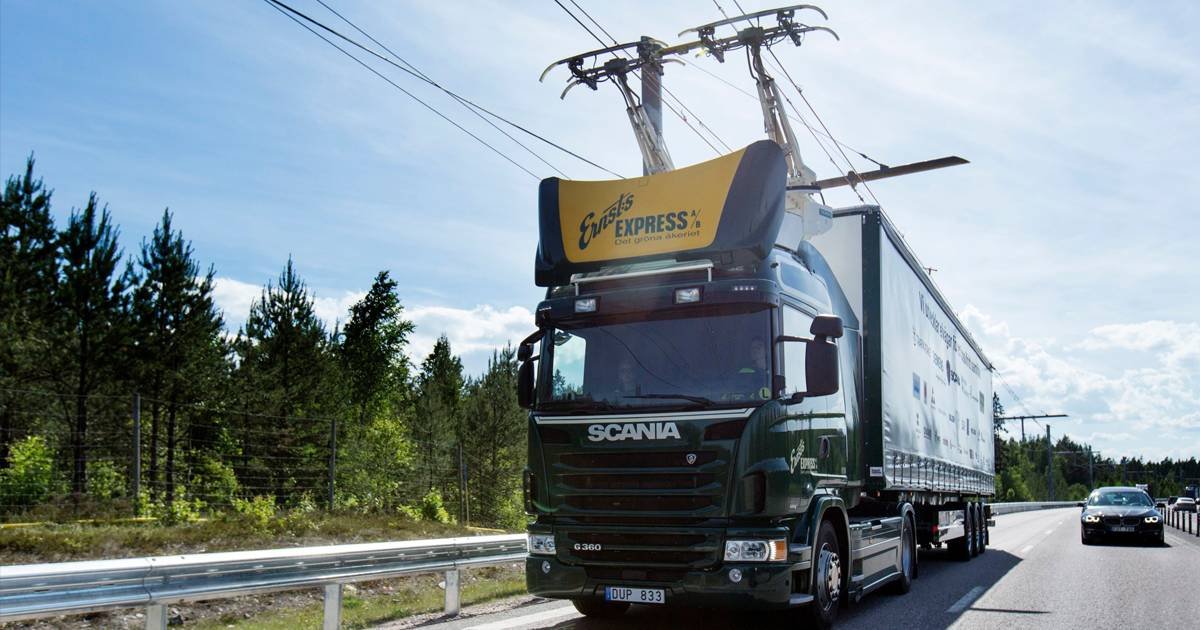 Immagine di Germania: primi cavi aerei in autostrada per camion elettrici