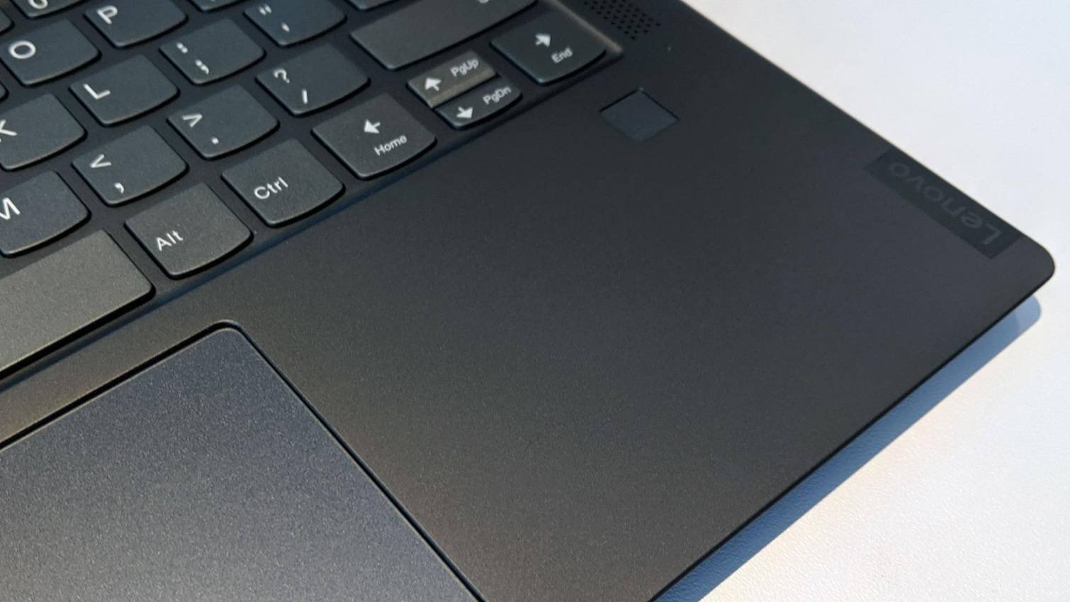 Immagine di Notebook Lenovo datati a rischio sicurezza, ma la soluzione è semplice
