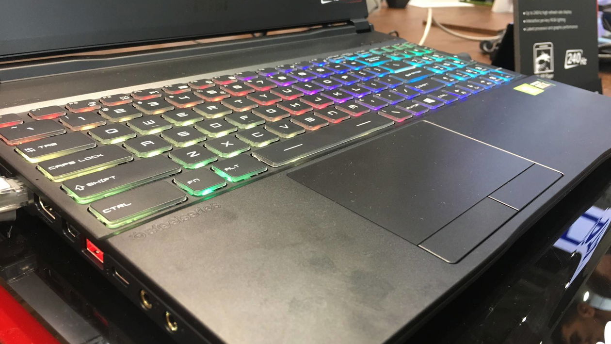 Immagine di AK Informatica, ecco il tasso zero: compri il PC e lo paghi a rate