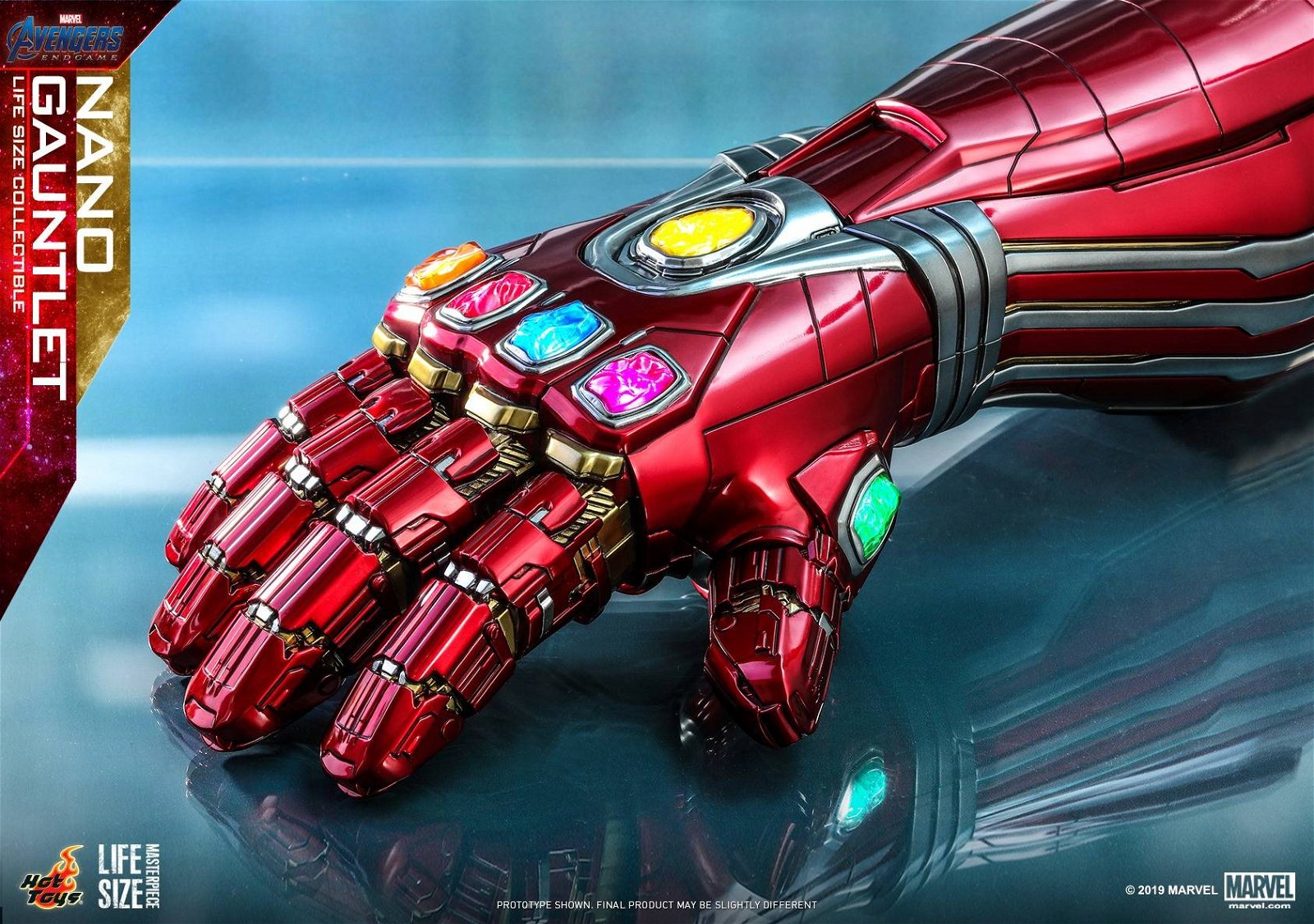 Immagine di Hot Toys e la replica 1:1 del Nano Gauntlet di Avengers: Endgame