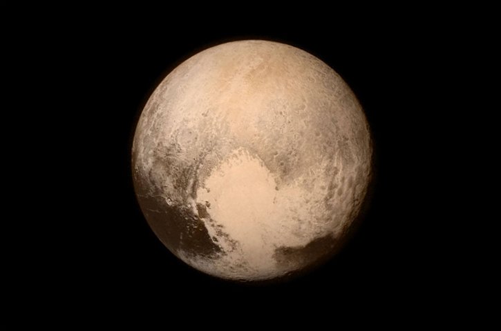 Immagine di Svelato il mistero dietro la formazione di forme di ghiaccio su Plutone