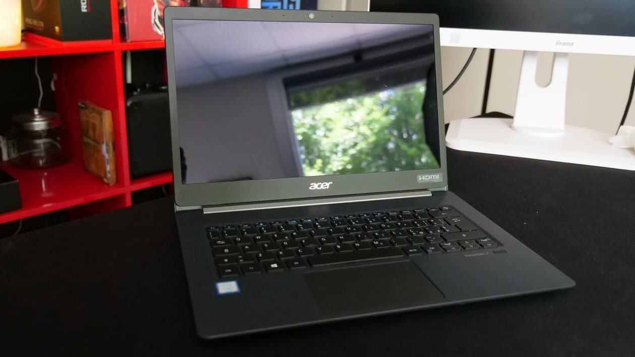 Immagine di Acer TravelMate X5 TMX514 Recensione