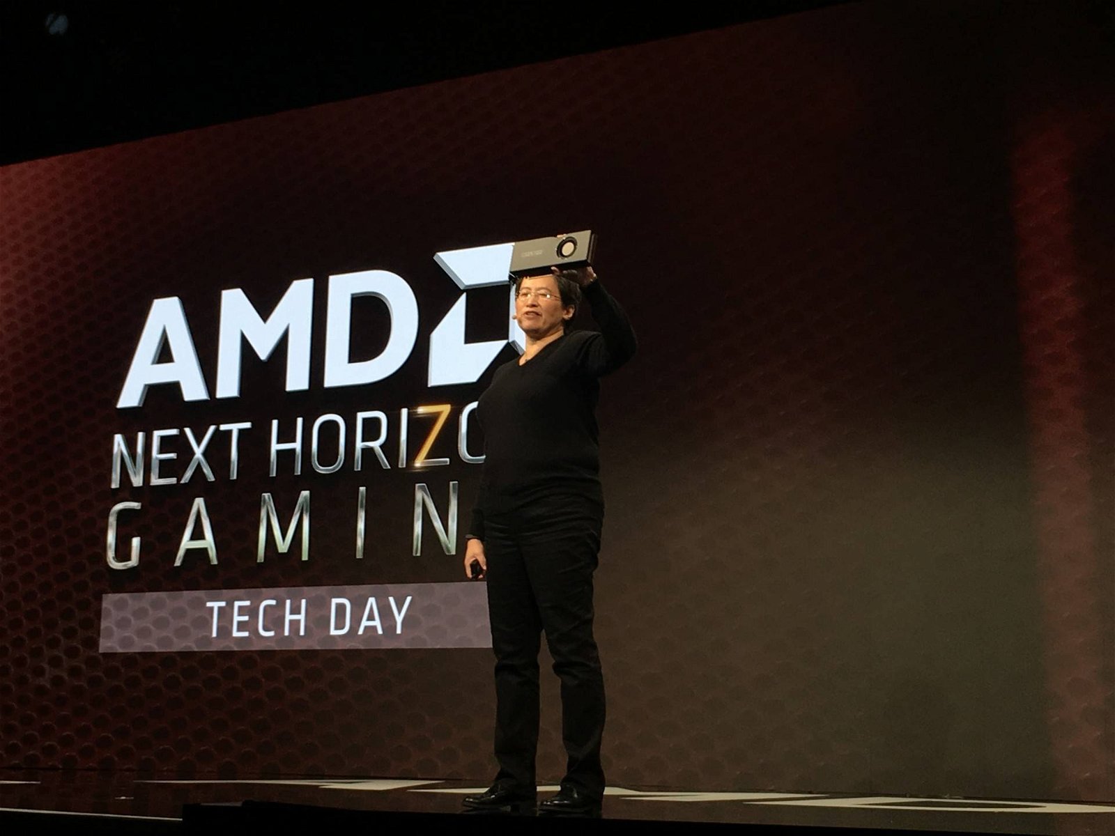Immagine di AMD mette a segno un 2019 da record, ma nel 2020 farà ancora meglio