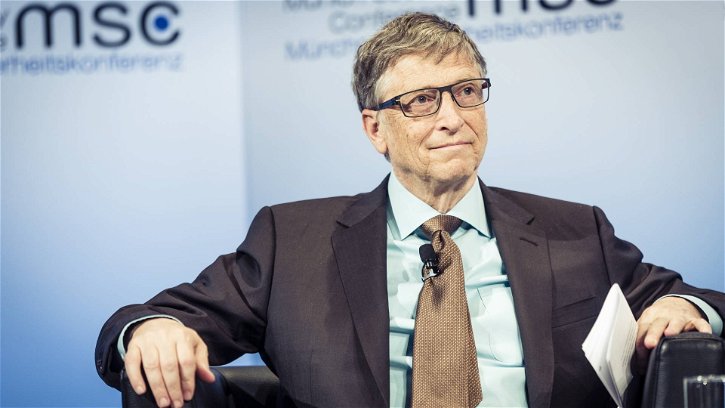 Immagine di Bill Gates cambia smartphone e premia (di nuovo) il design del futuro